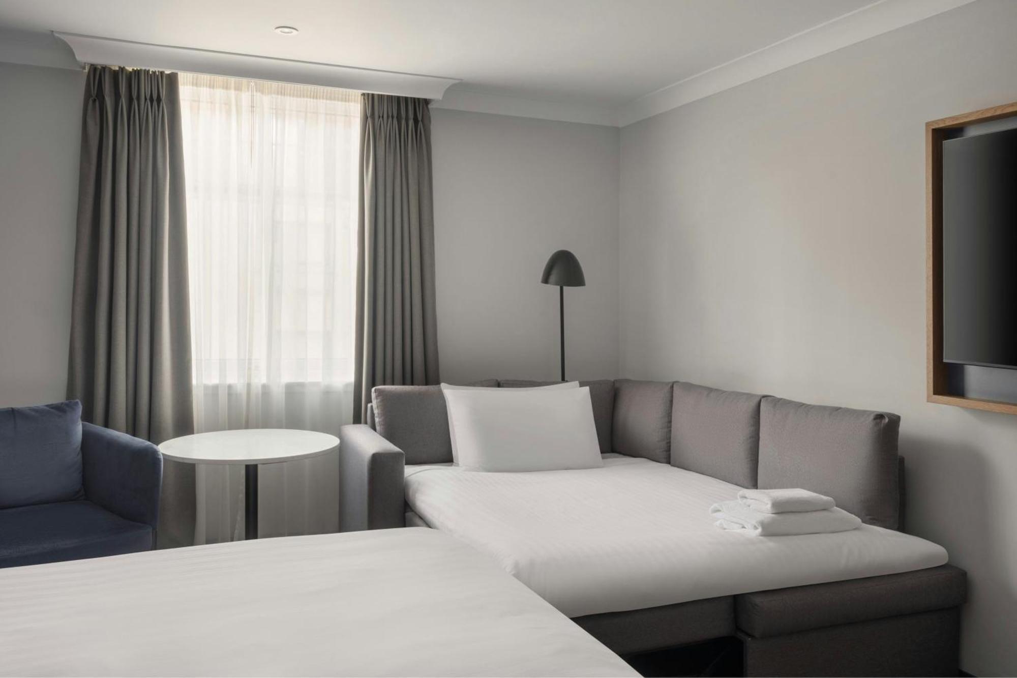 Edinburgh Marriott Hotel Holyrood — Photos 2